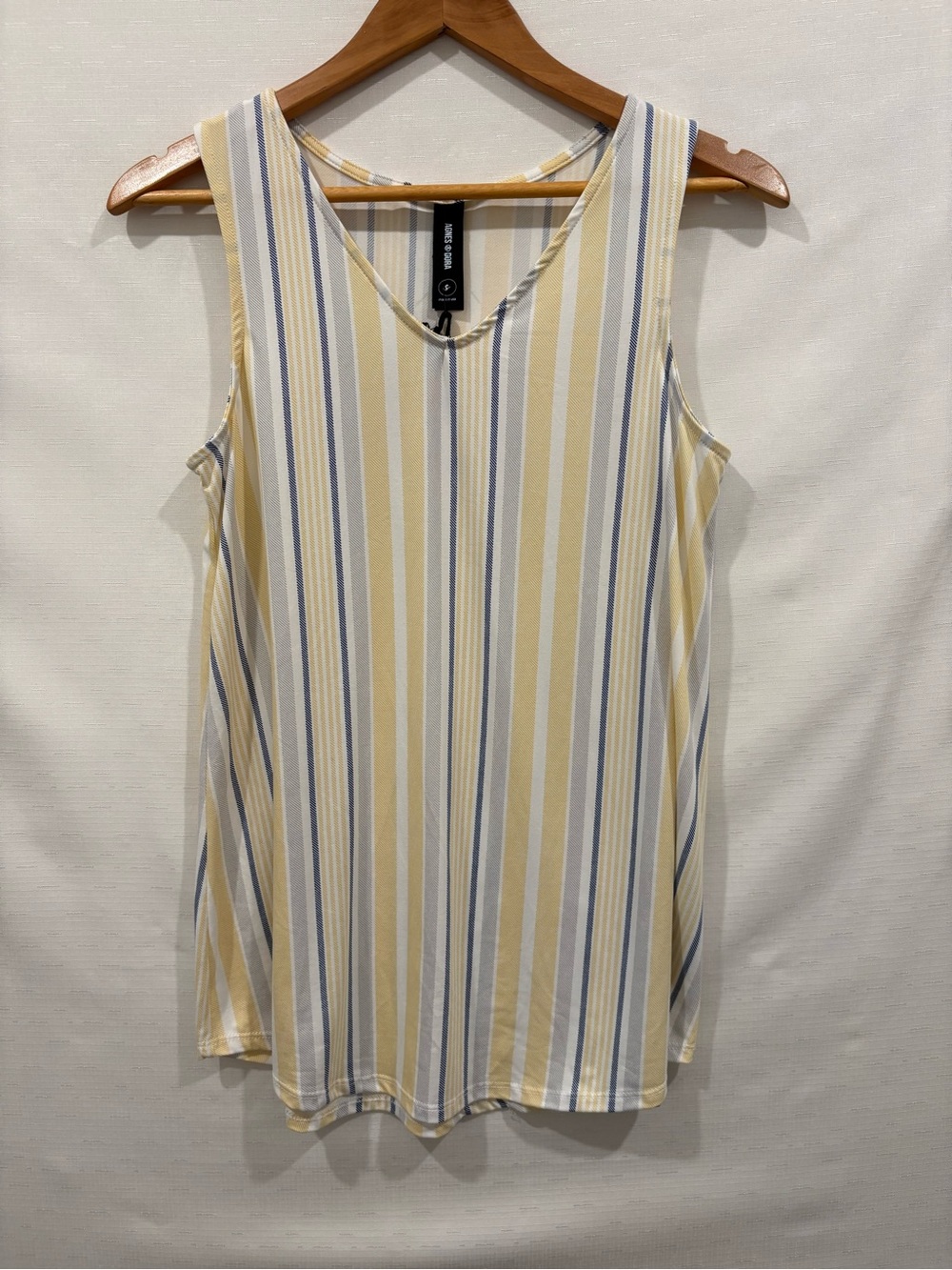 New NWT Small Agnes & Dora Striped V Neck Sleeveless Cami Tank Top
